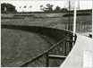 1965年　ラッキーゾーンを固定　危険防止のため取り付けた金網フェンス